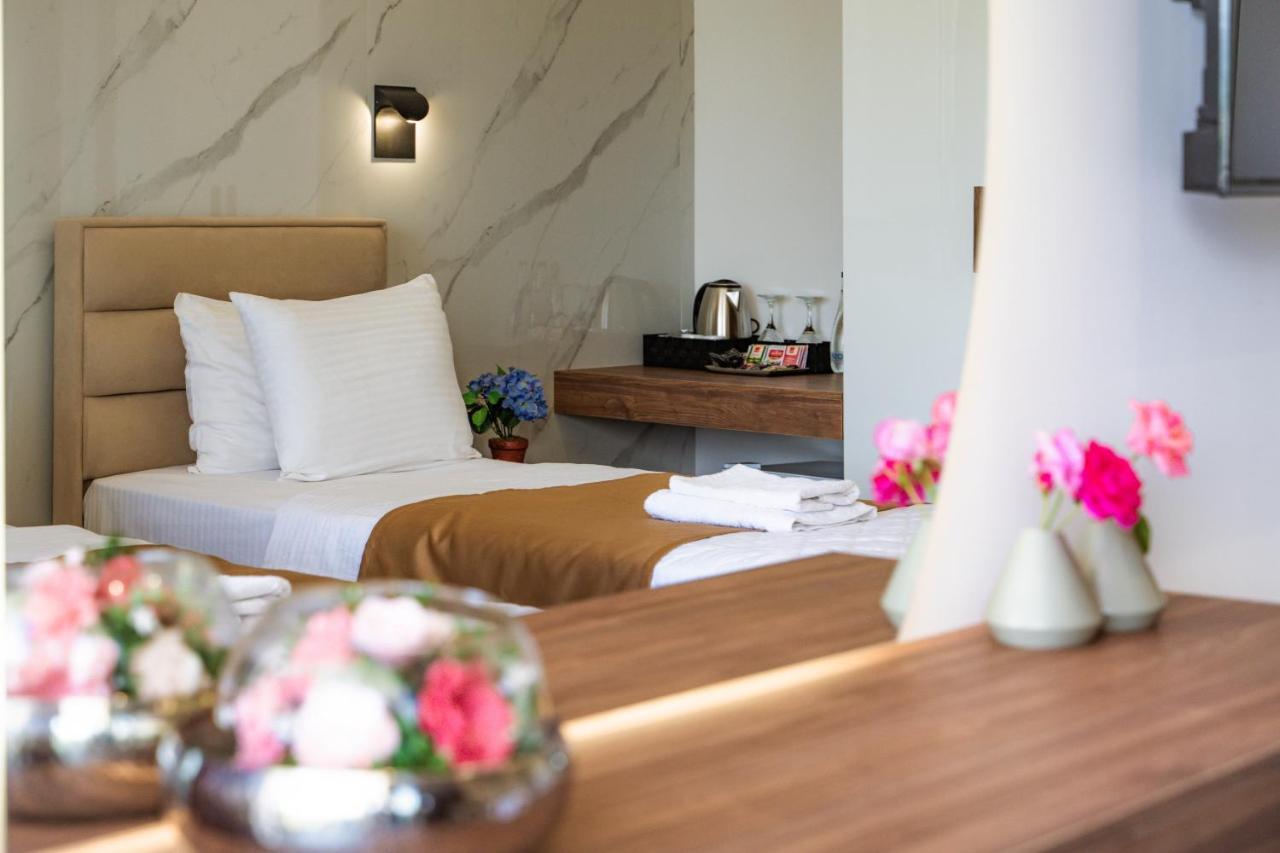 Hotel Lajka Luxury Улцинь Экстерьер фото