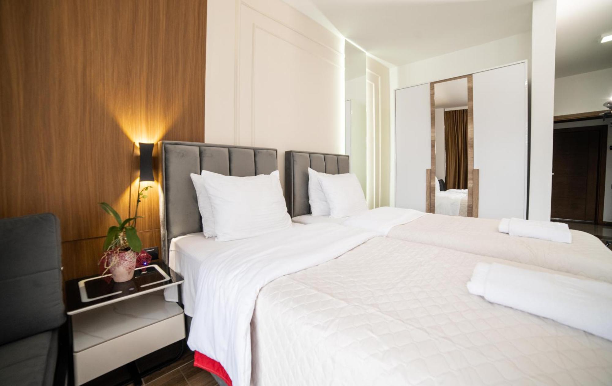 Hotel Lajka Luxury Улцинь Экстерьер фото